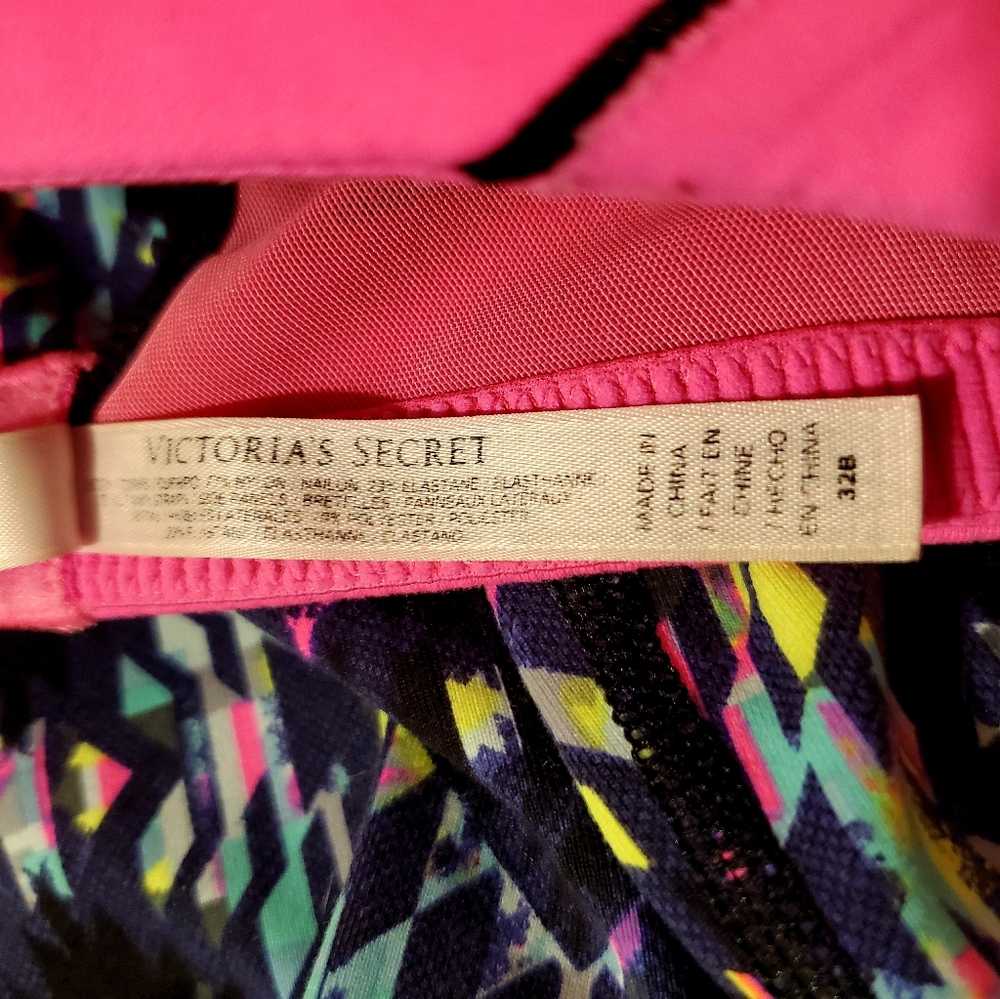 Victoria Secret Workout Set - Picture 6 of 7